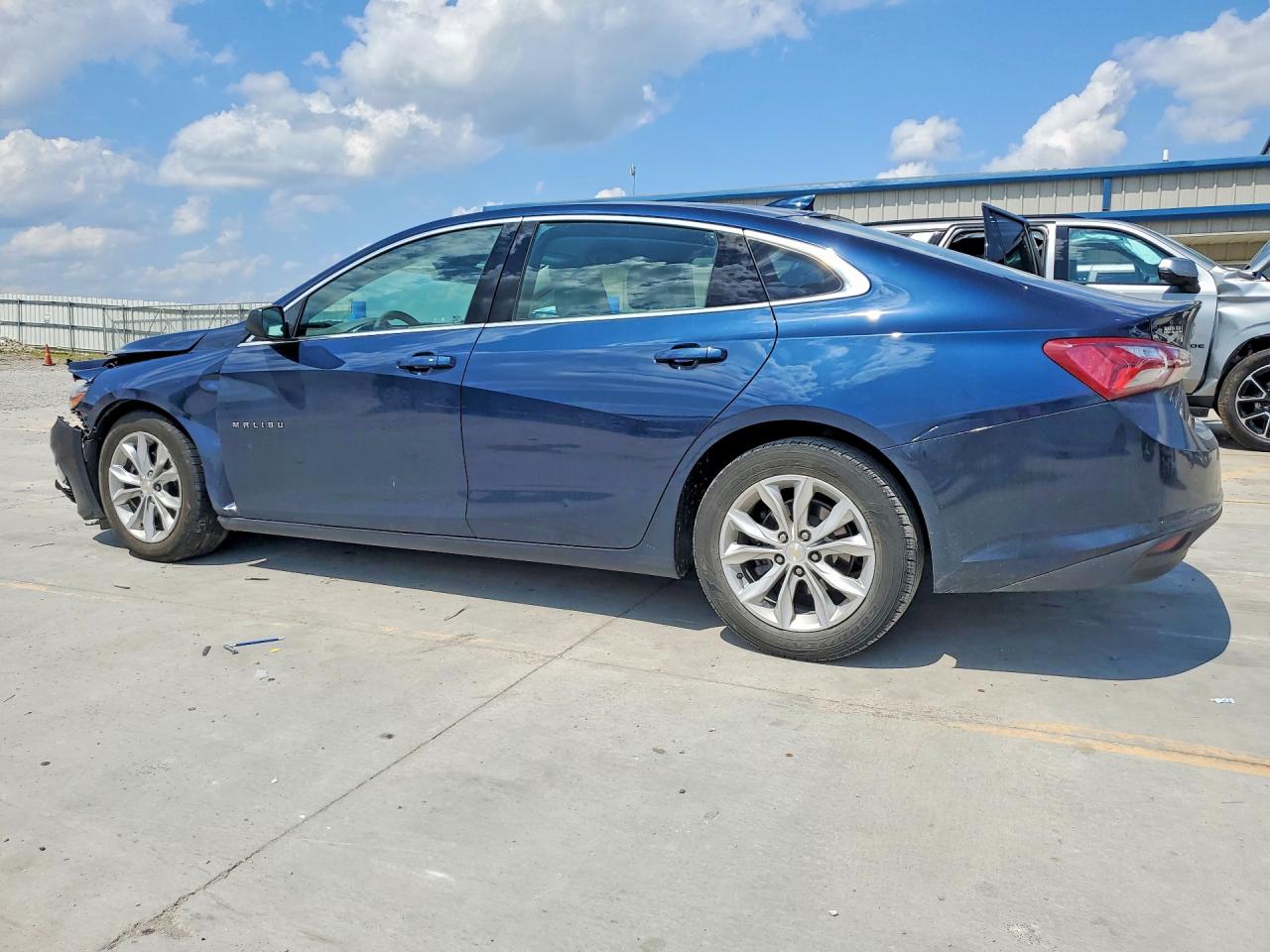2021 CHEVROLET MALIBU LT — снимка 2