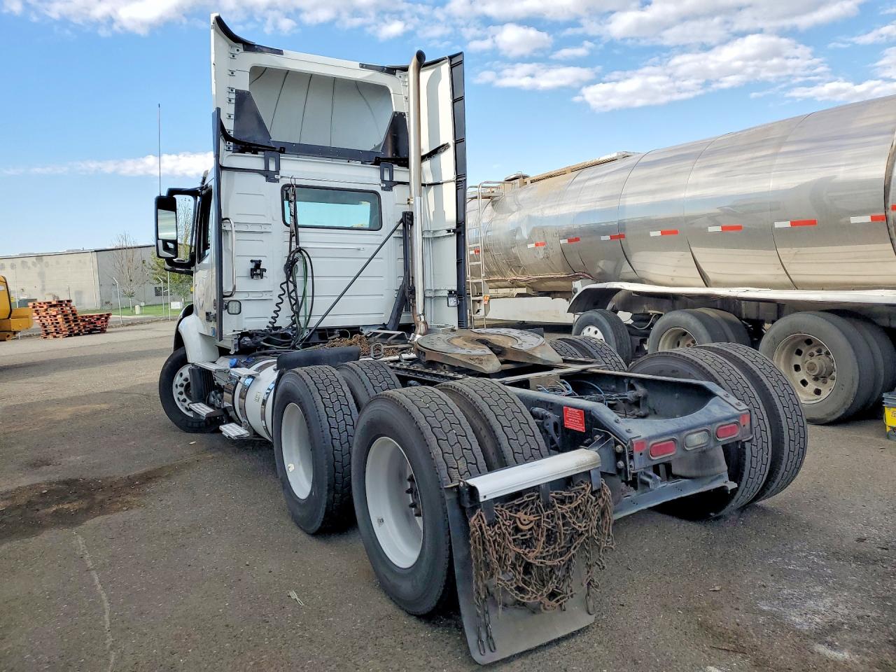 2020 VOLVO VNR — снимка 2