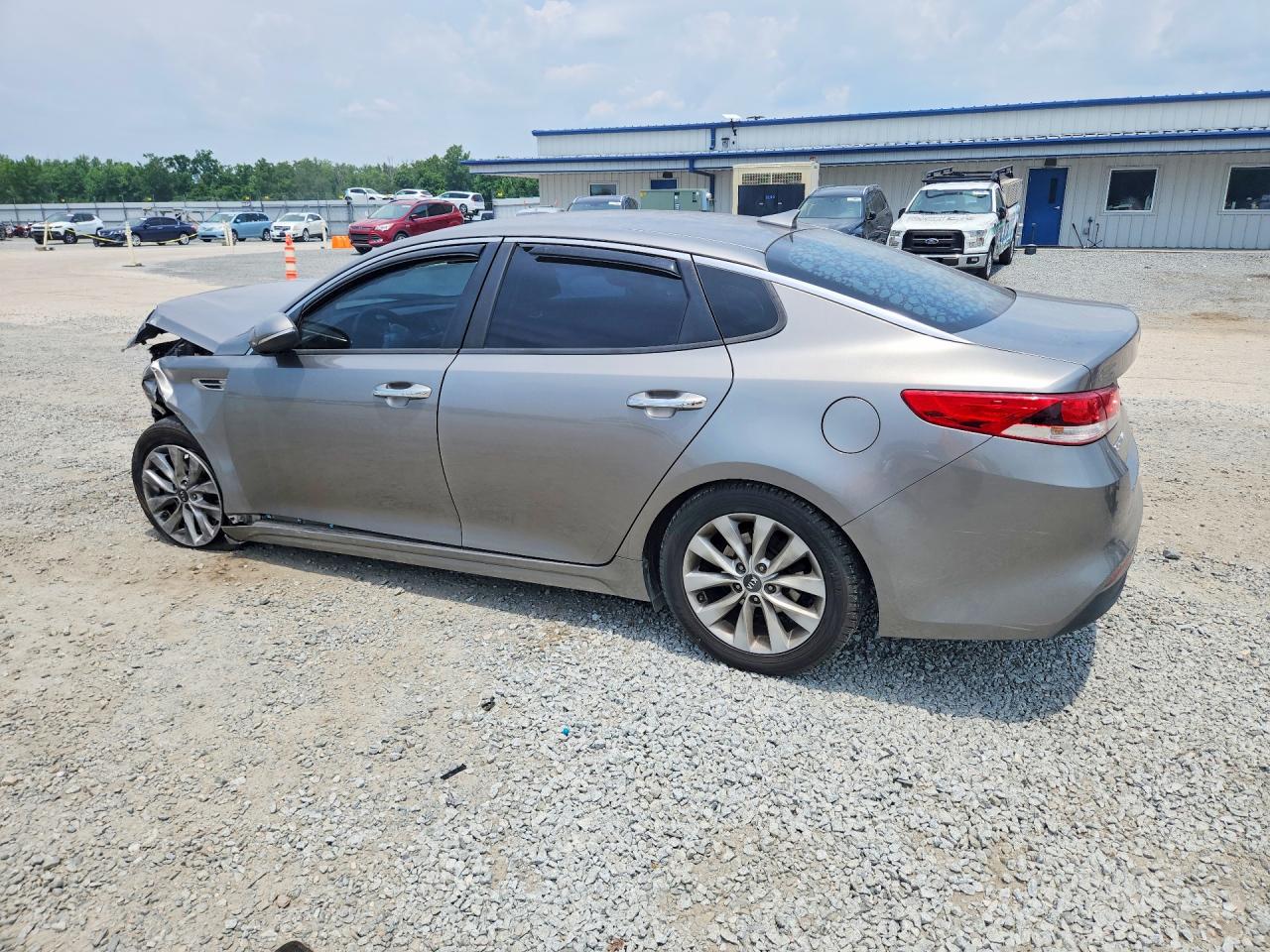 2017 KIA OPTIMA LX — снимка 2