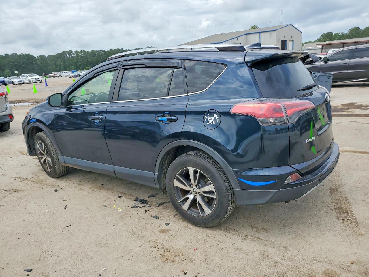 2018 TOYOTA RAV4 XLE — снимка 2