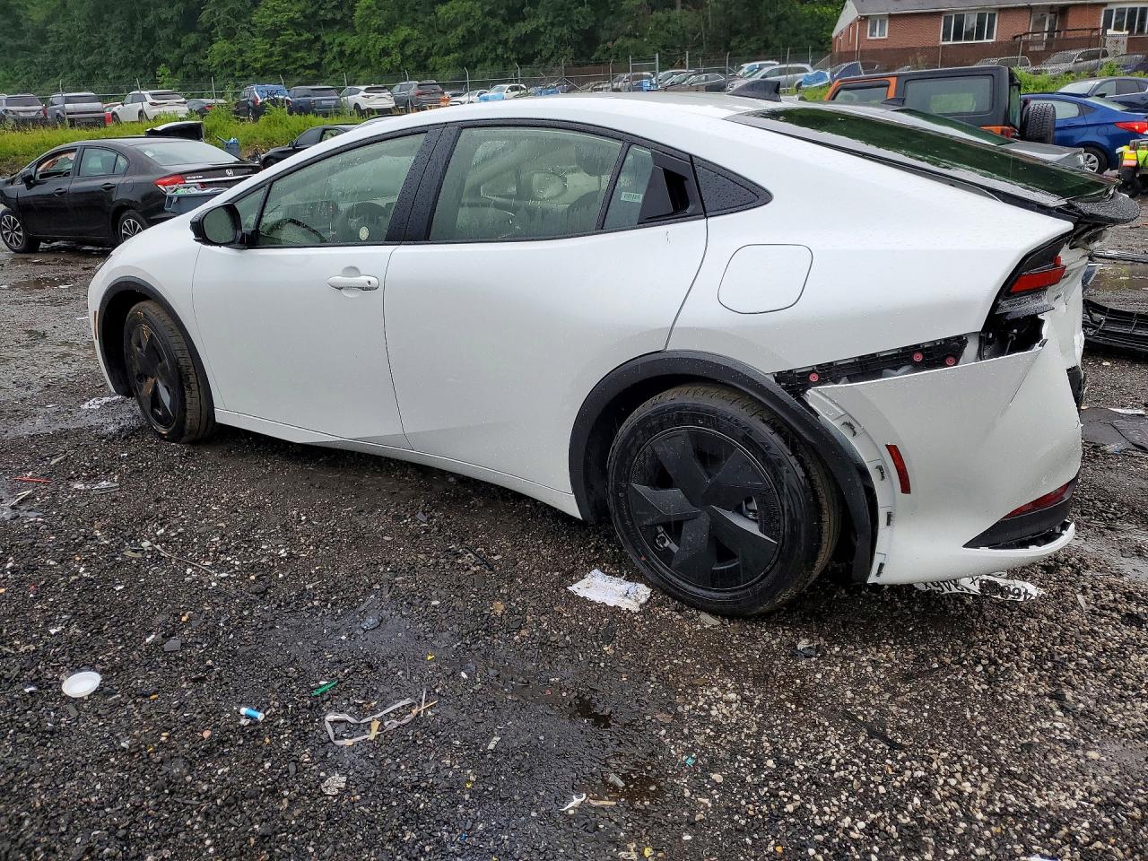 2026 TOYOTA PRIUS LE — снимка 2