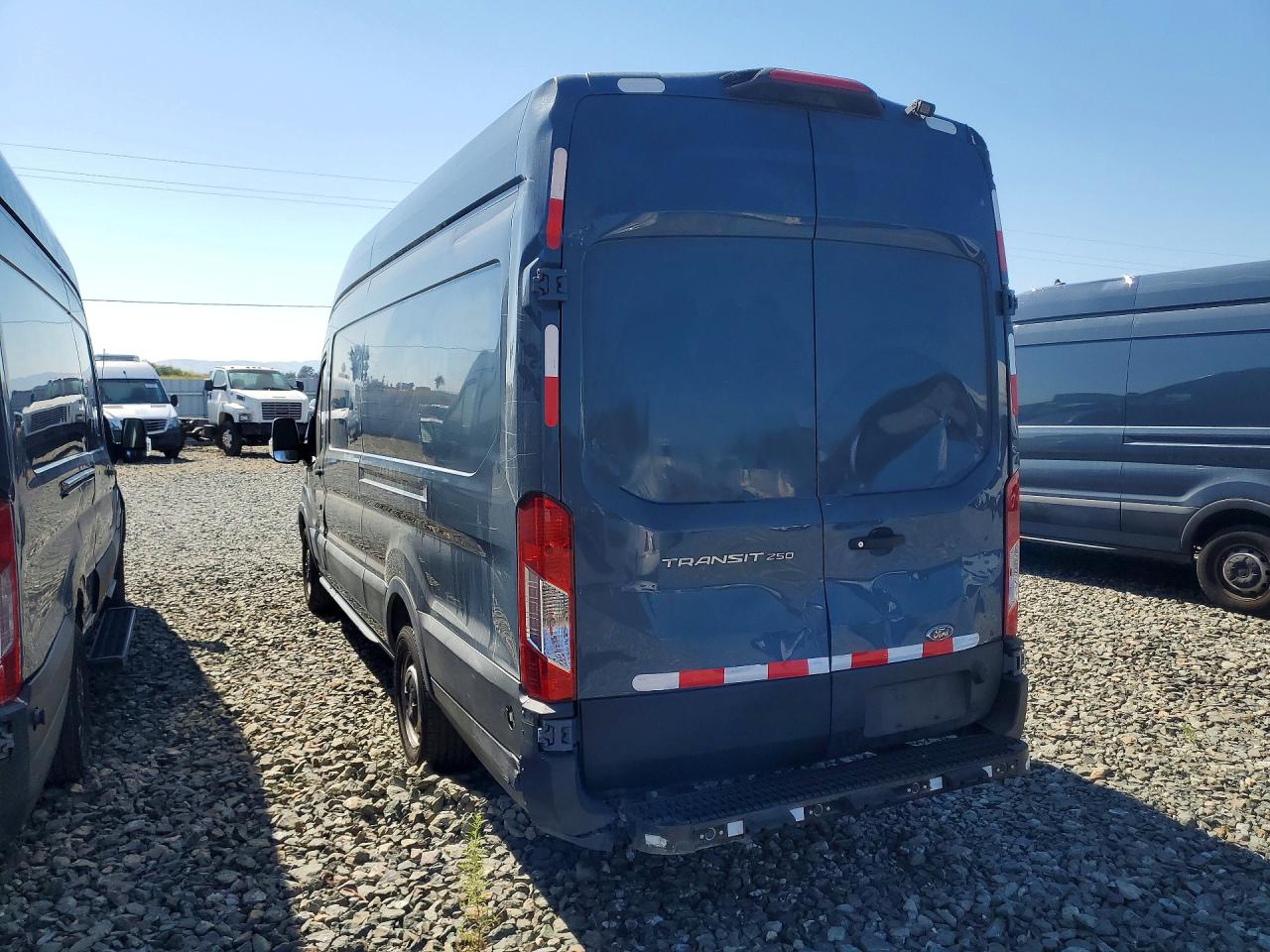 2020 FORD TRANSIT T-250 — снимка 2