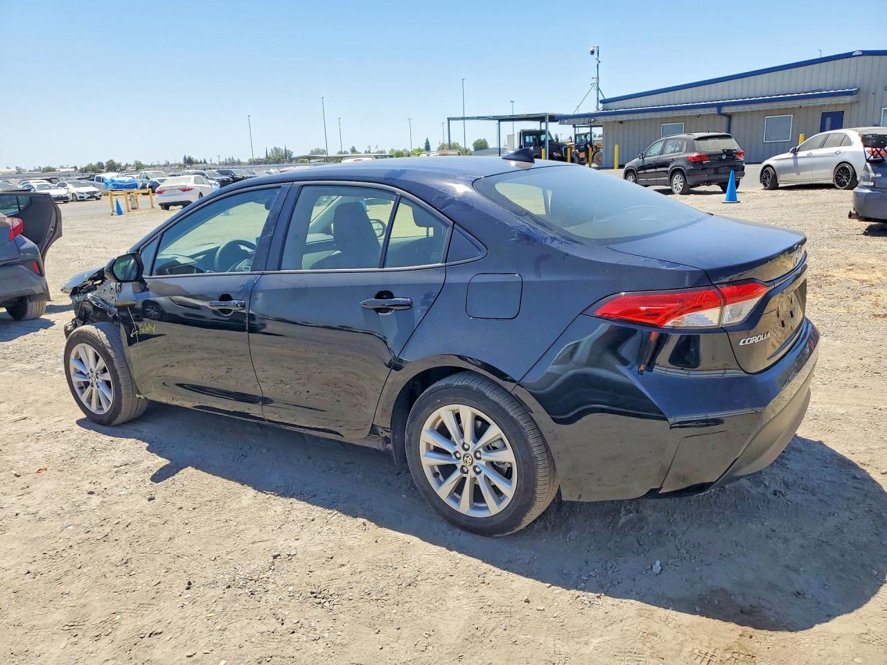 2026 TOYOTA COROLLA HYBRID LE — снимка 2