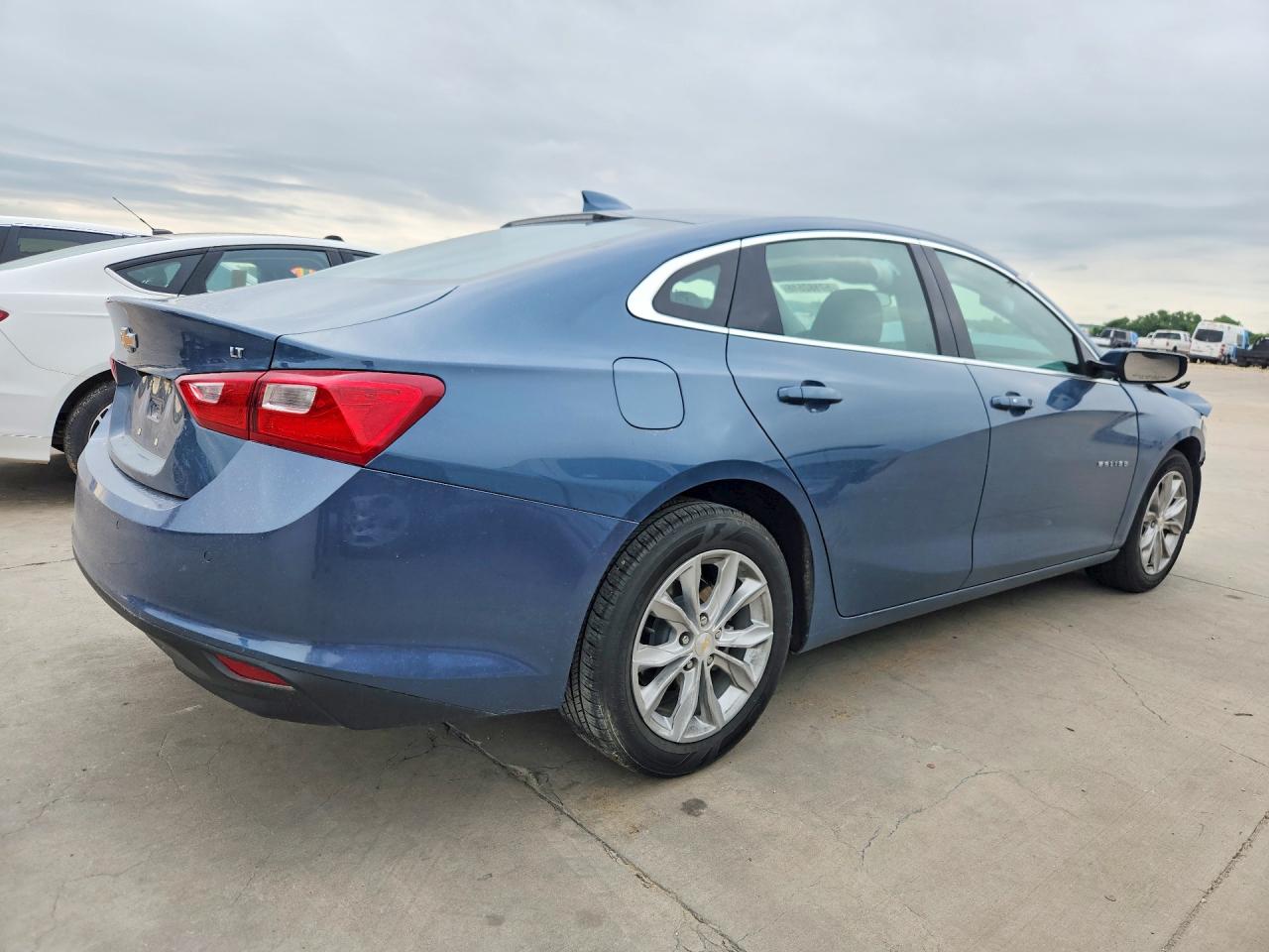 2024 CHEVROLET MALIBU LT — снимка 3