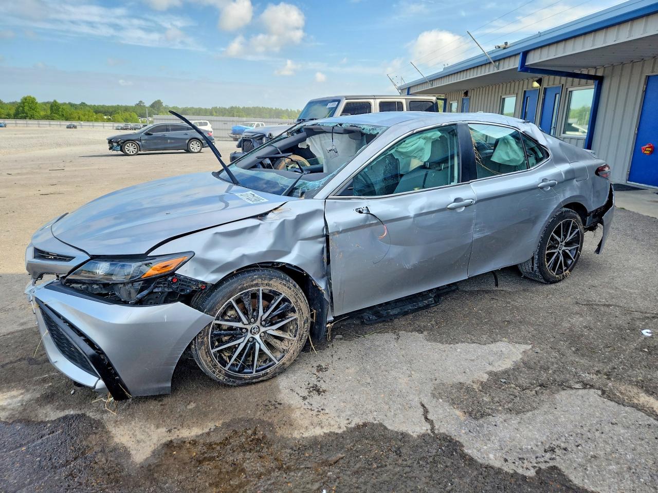 2023 TOYOTA CAMRY SE