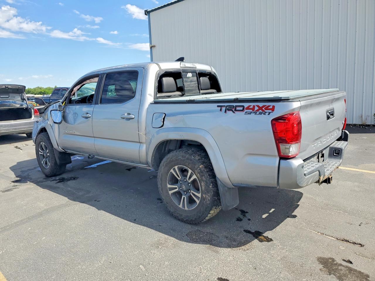 2017 TOYOTA TACOMA SR V6 — снимка 2