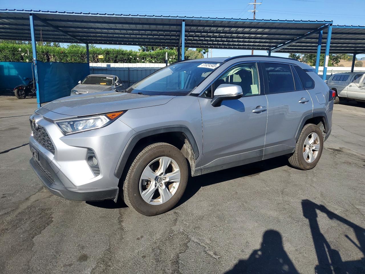 2019 TOYOTA RAV4 XLE