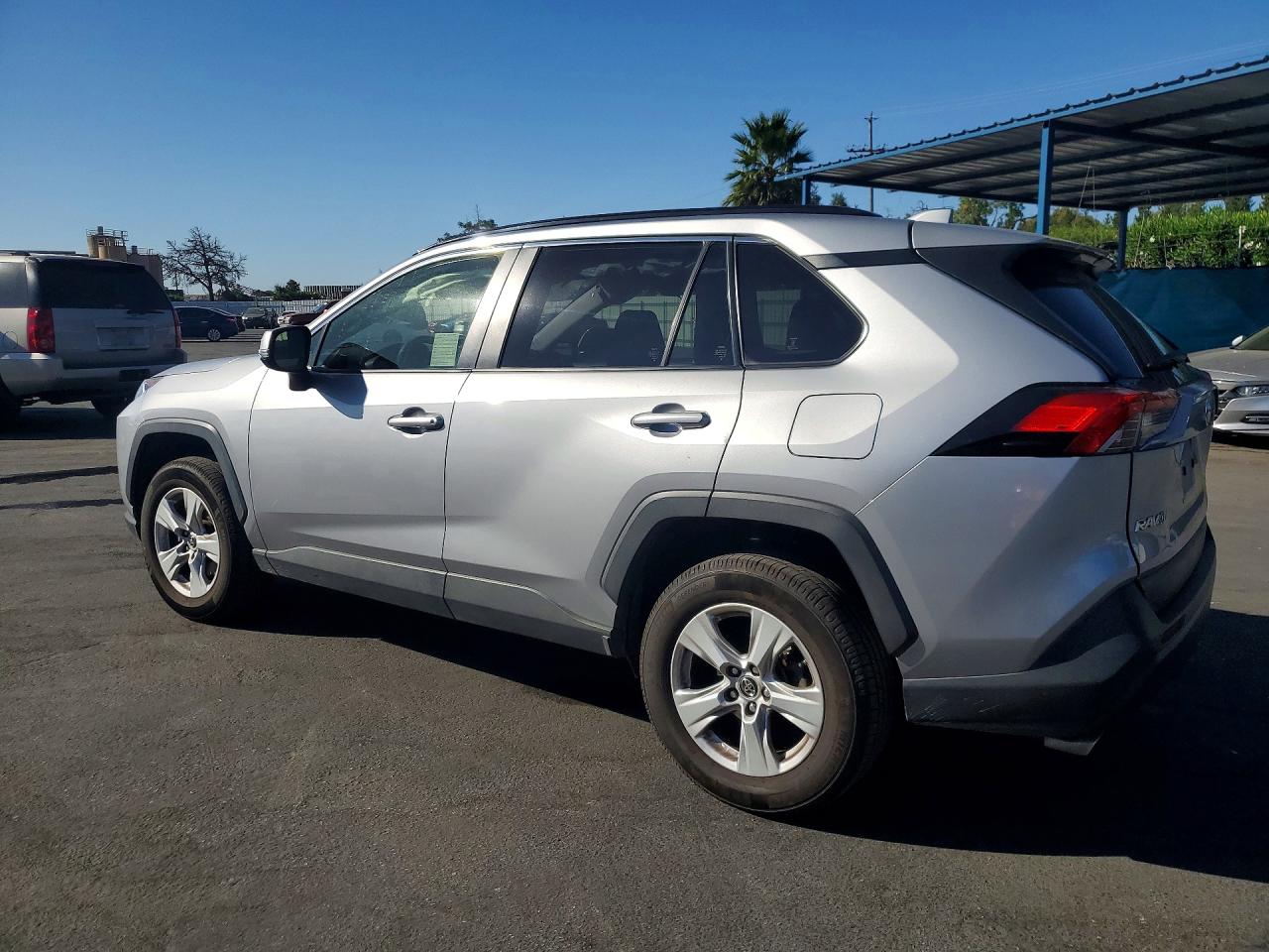 2019 TOYOTA RAV4 XLE — снимка 2