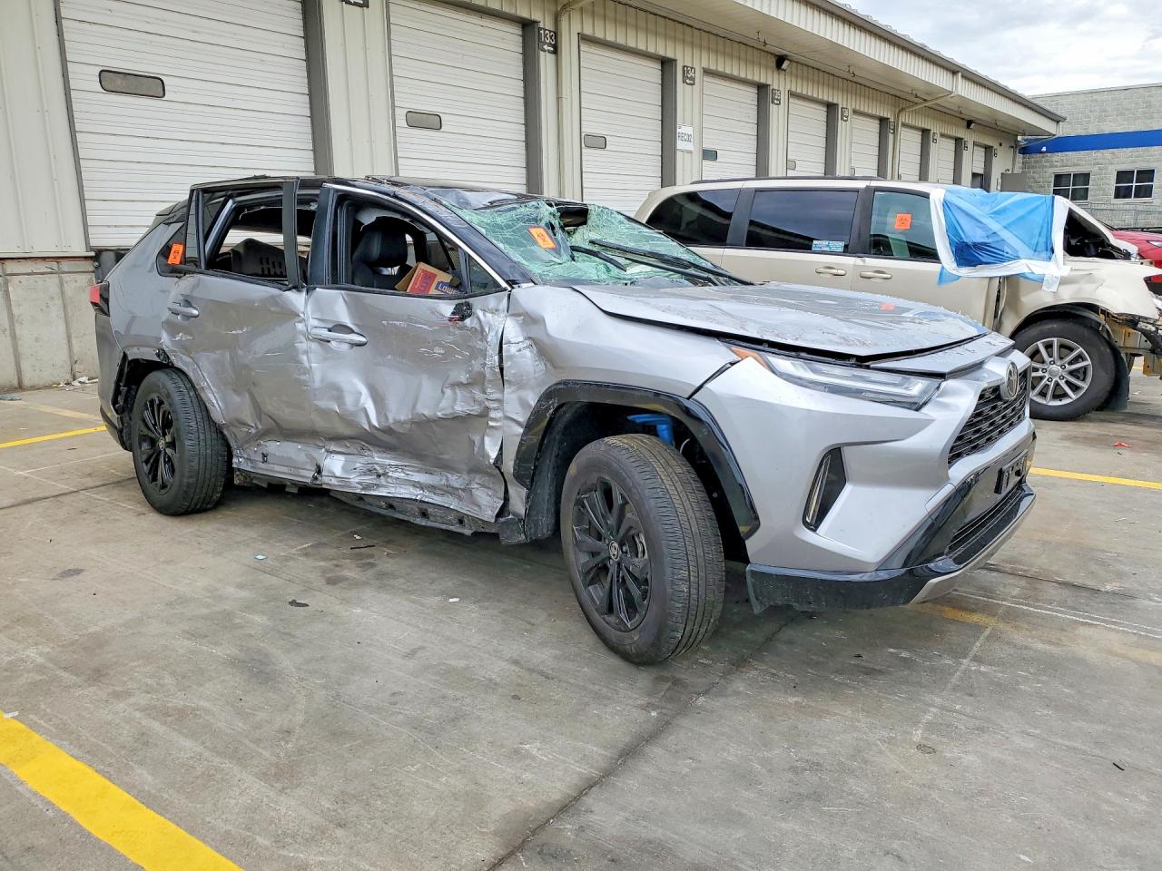 2025 TOYOTA RAV4 XSE — снимка 4