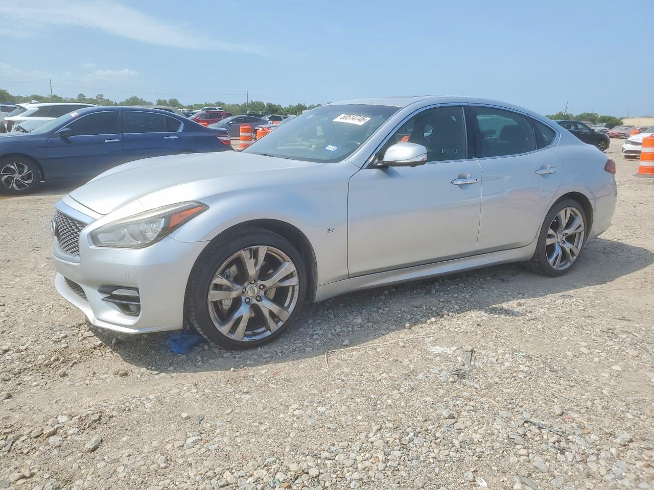 2015 INFINITI Q70