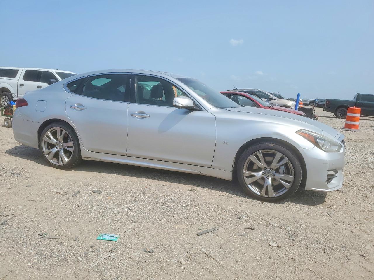 2015 INFINITI Q70 — снимка 4