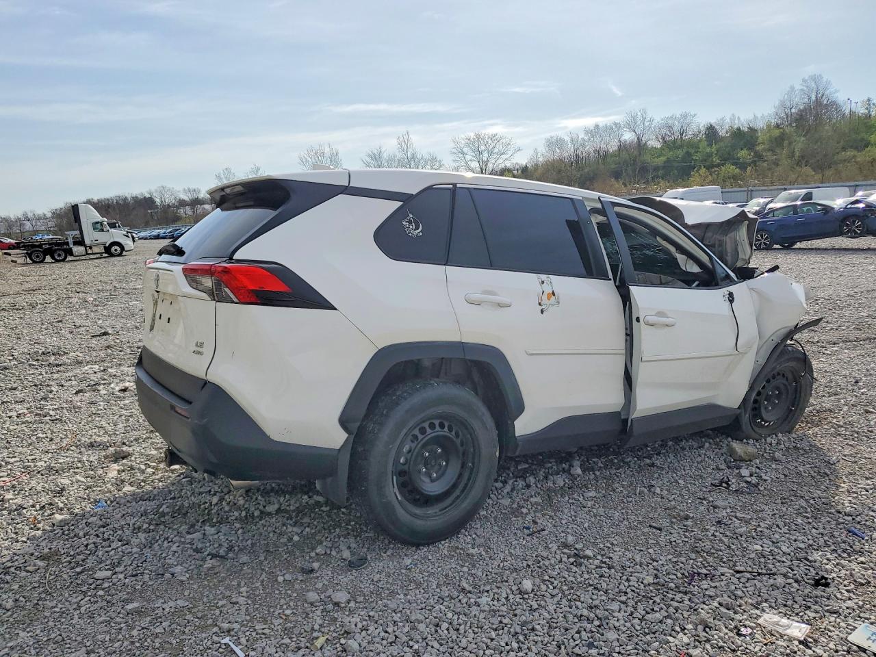 2024 TOYOTA RAV4 LE — снимка 3