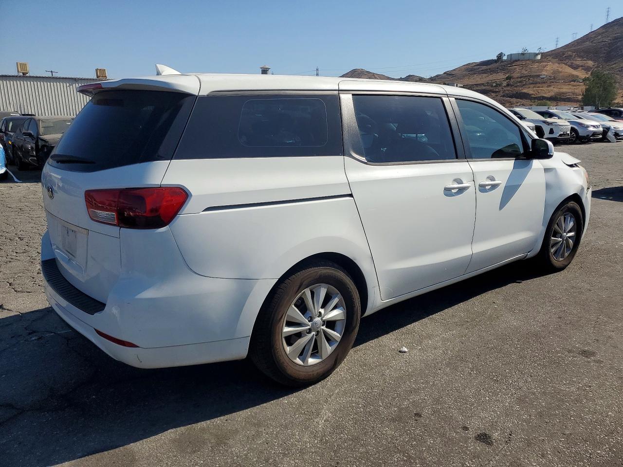 2016 KIA SEDONA L — снимка 3