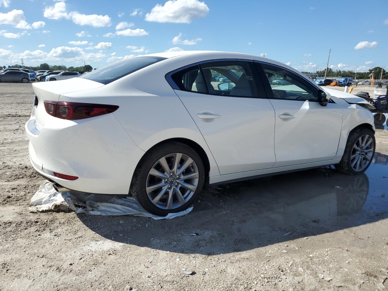2025 MAZDA 3 PREFERRED — снимка 3
