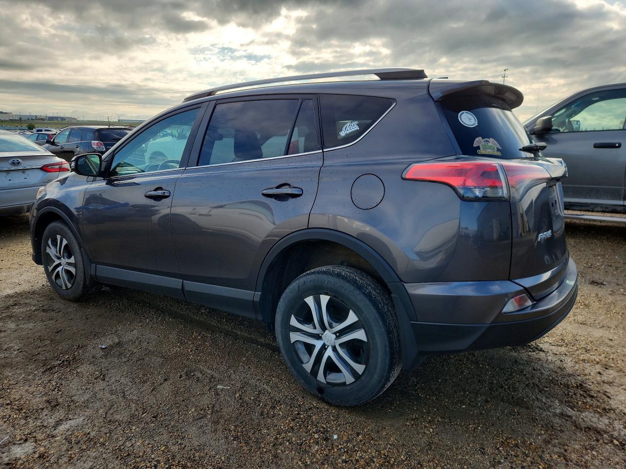 2017 TOYOTA RAV4 LE — снимка 2