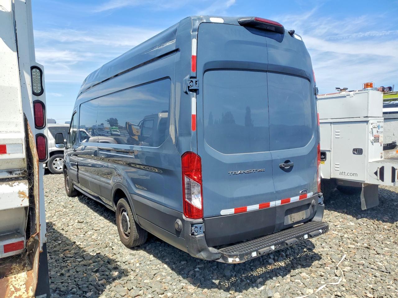 2020 FORD TRANSIT T-250 — снимка 2