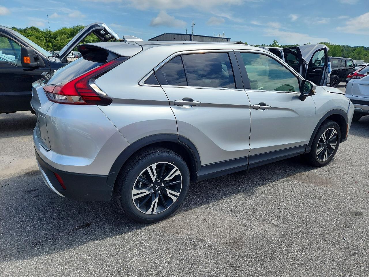 2025 MITSUBISHI ECLIPSE CROSS SE — снимка 3