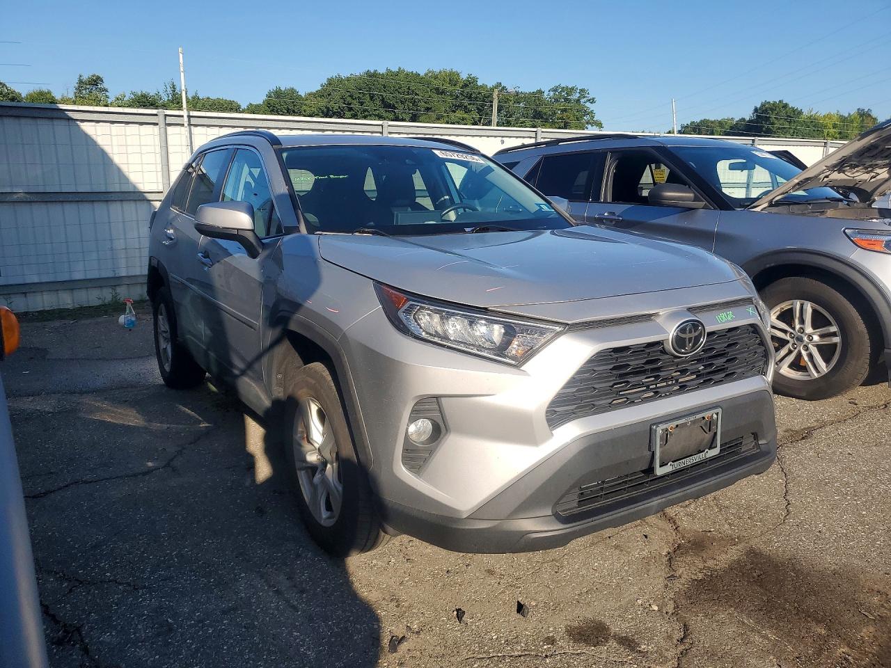2020 TOYOTA RAV4 XLE — снимка 4