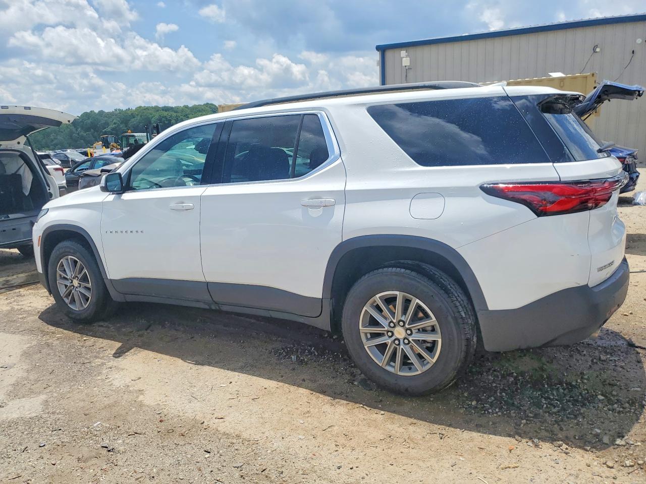 2023 CHEVROLET TRAVERSE LT — снимка 2