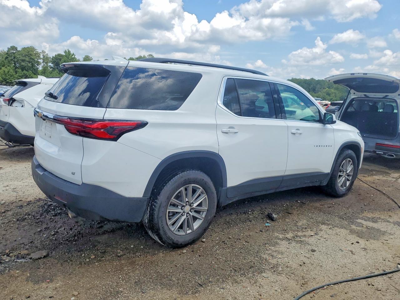 2023 CHEVROLET TRAVERSE LT — снимка 3