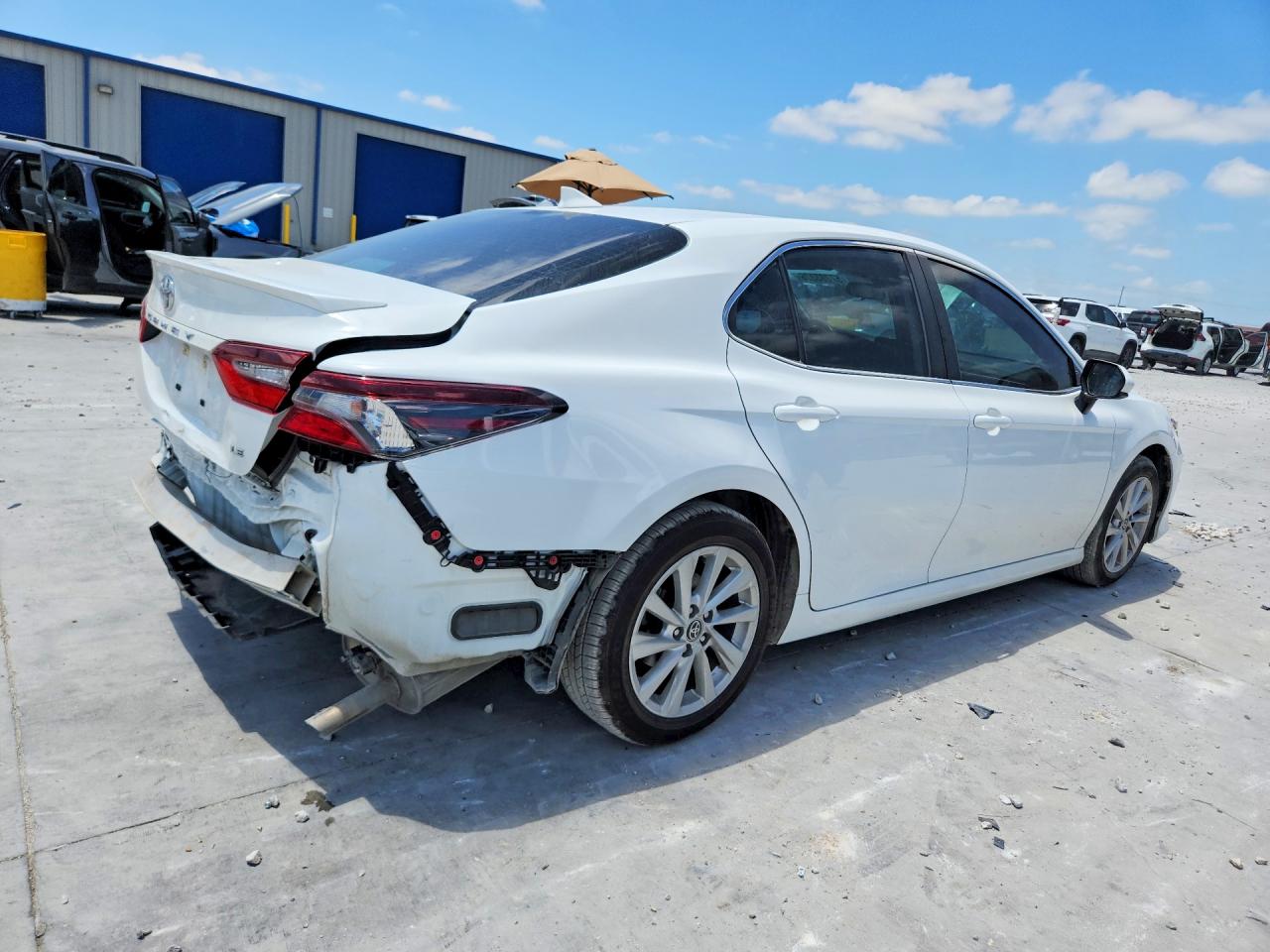 2023 TOYOTA CAMRY LE — снимка 3
