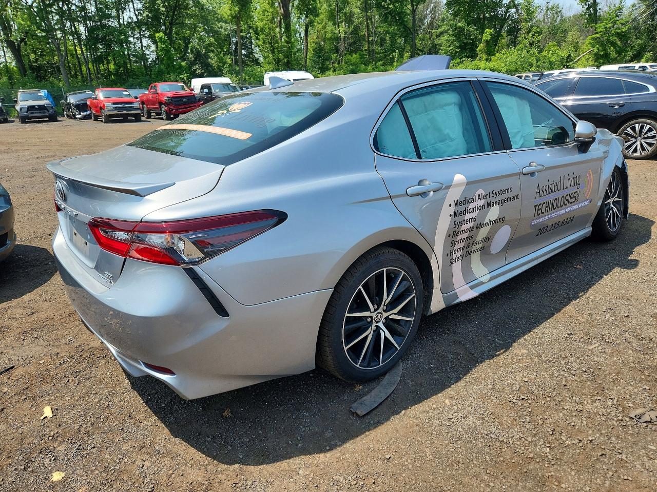 2022 TOYOTA CAMRY HYBRID SE — снимка 3