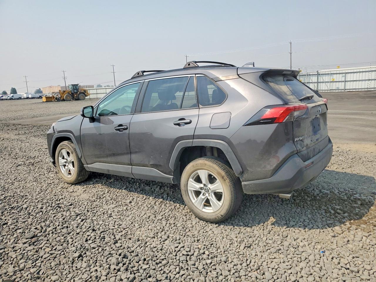 2020 TOYOTA RAV4 XLE — снимка 2