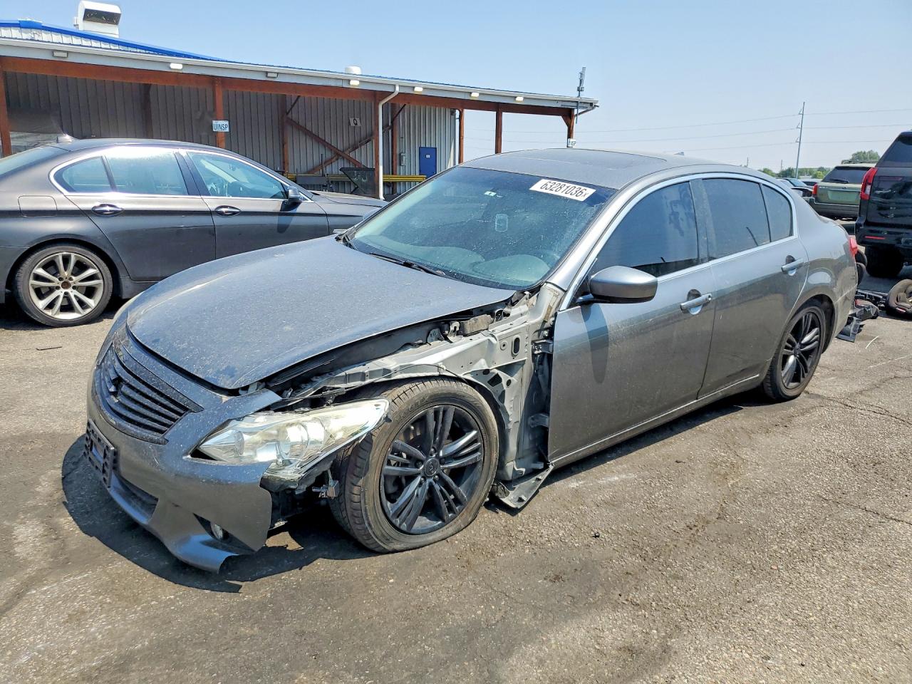 2015 INFINITI Q40 BASE
