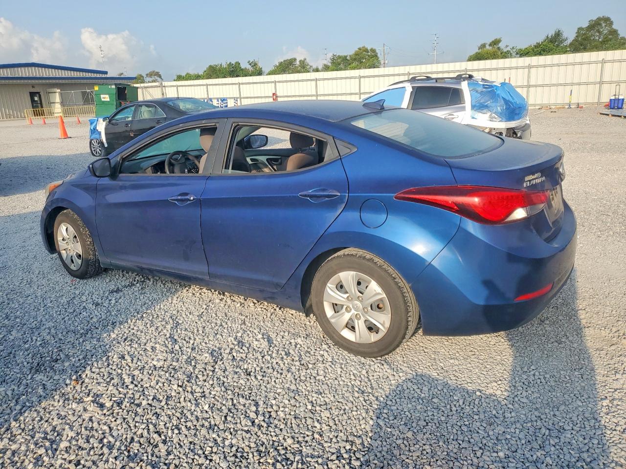 2016 HYUNDAI ELANTRA SE — снимка 2