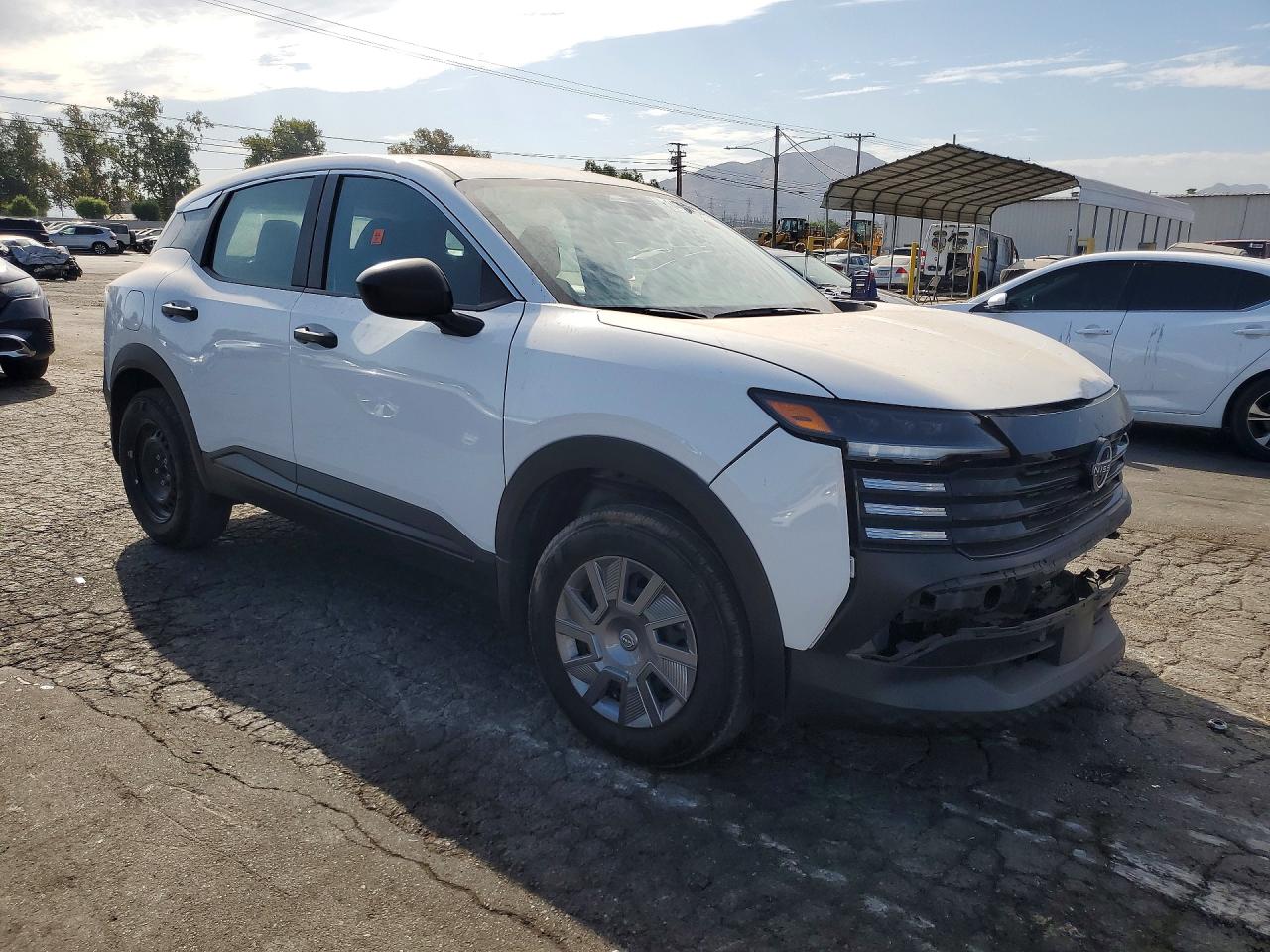 2025 NISSAN KICKS S — снимка 4