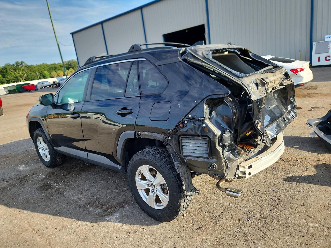 2019 TOYOTA RAV4 XLE — снимка 2