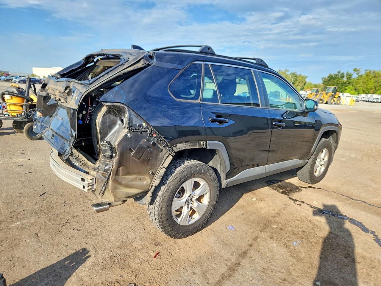 2019 TOYOTA RAV4 XLE — снимка 3