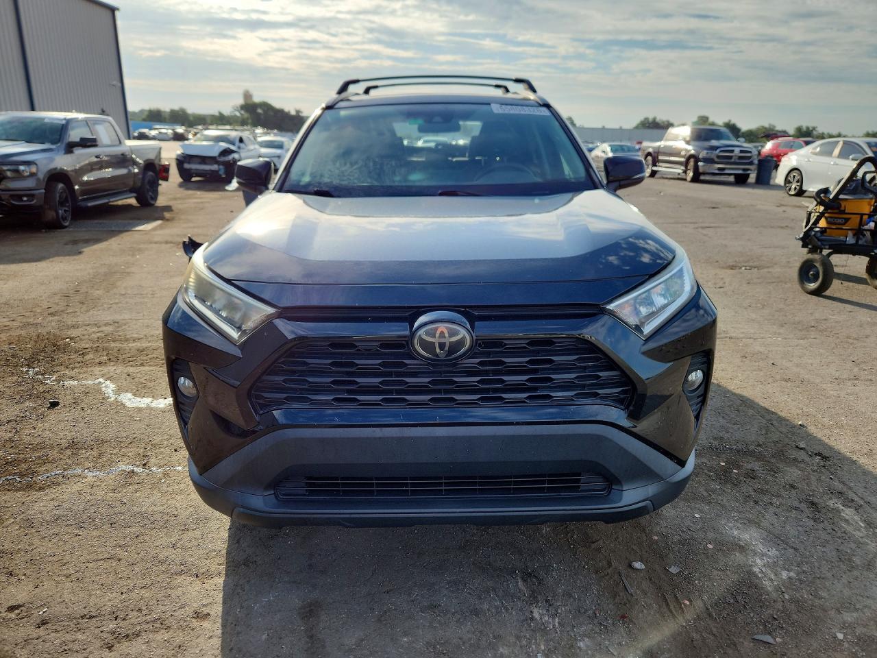 2019 TOYOTA RAV4 XLE — снимка 5