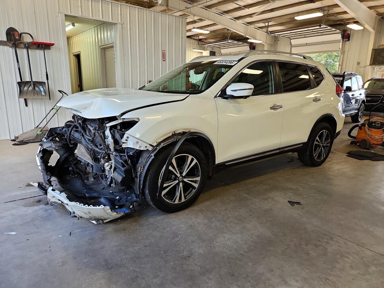 2017 NISSAN ROGUE SL