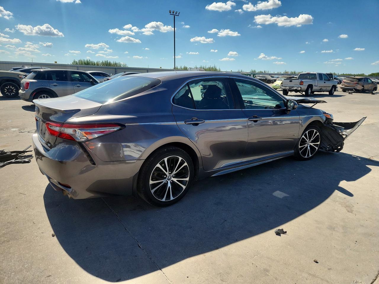 2018 TOYOTA CAMRY SE — снимка 3