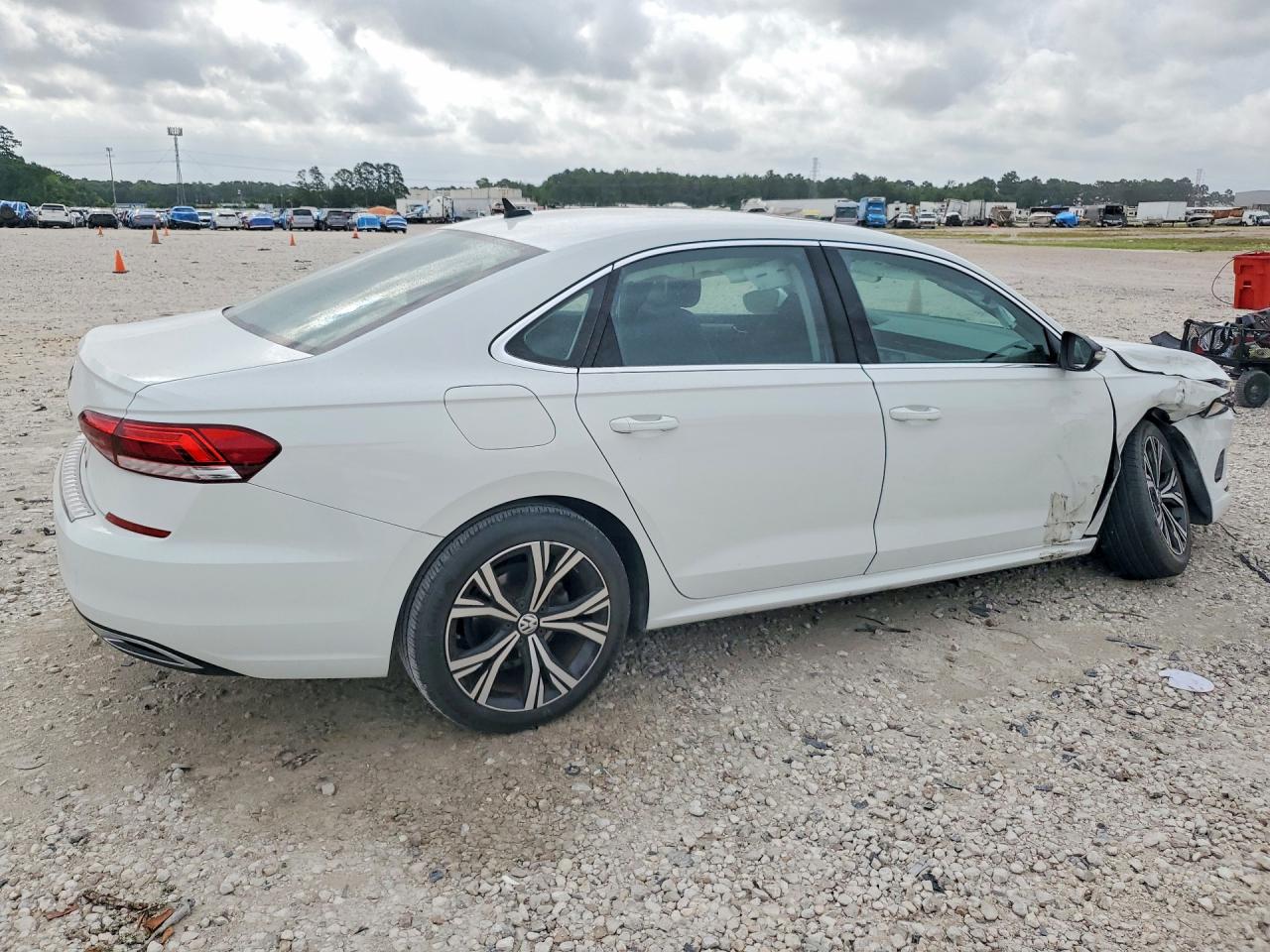 2022 VOLKSWAGEN PASSAT SE — снимка 3
