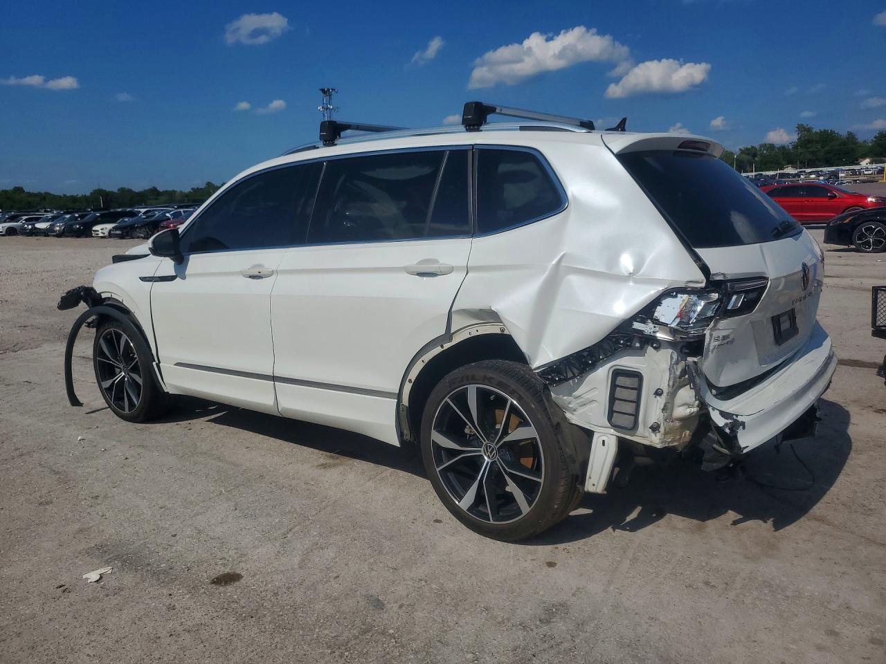 2022 VOLKSWAGEN TIGUAN SEL R-LINE — снимка 2