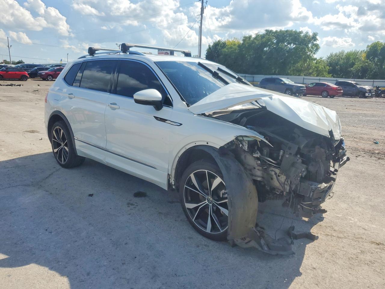 2022 VOLKSWAGEN TIGUAN SEL R-LINE — снимка 4