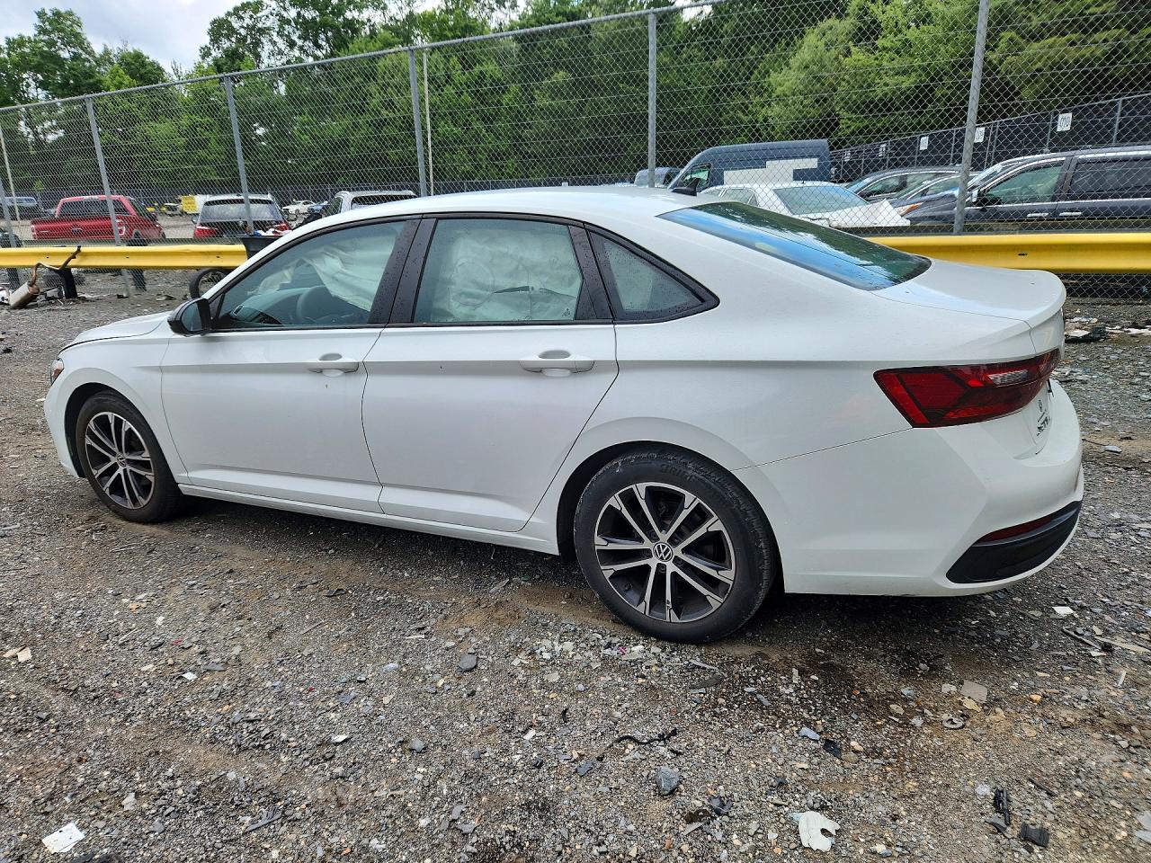 2022 VOLKSWAGEN JETTA SPORT — снимка 2