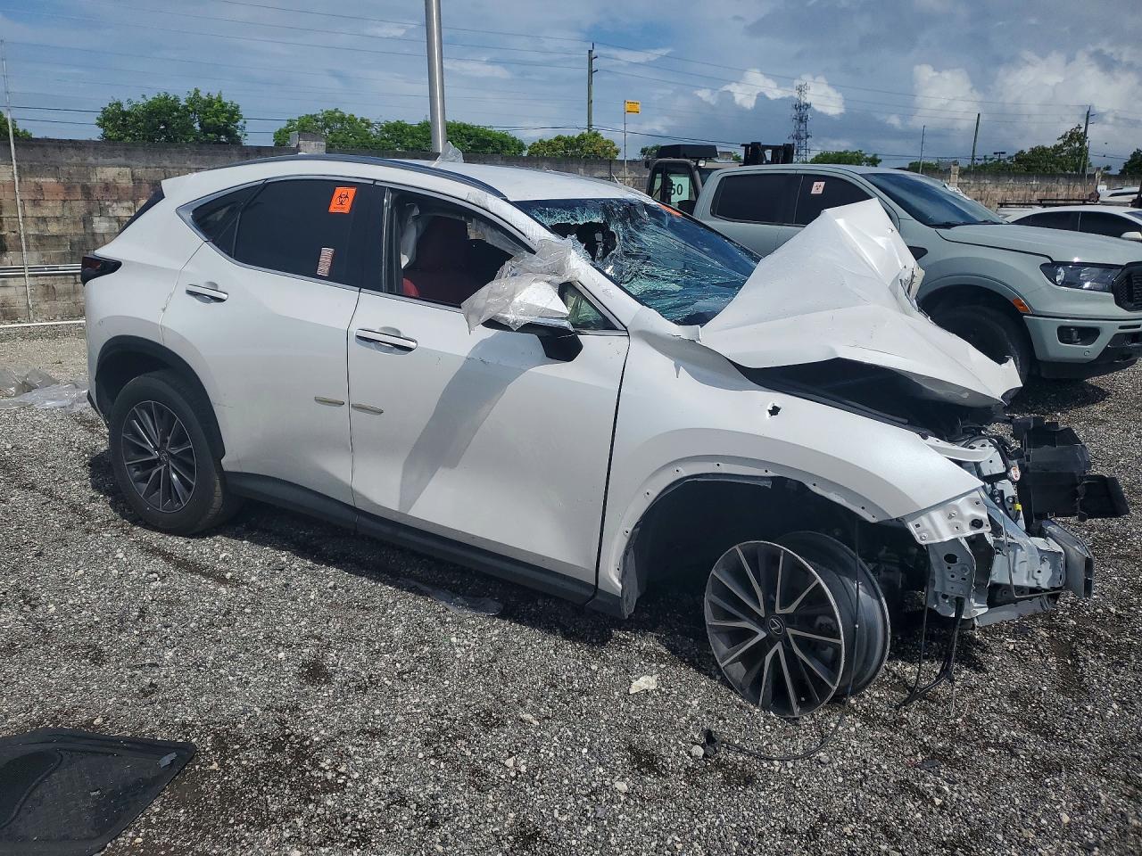 2025 LEXUS NX 250 — снимка 4