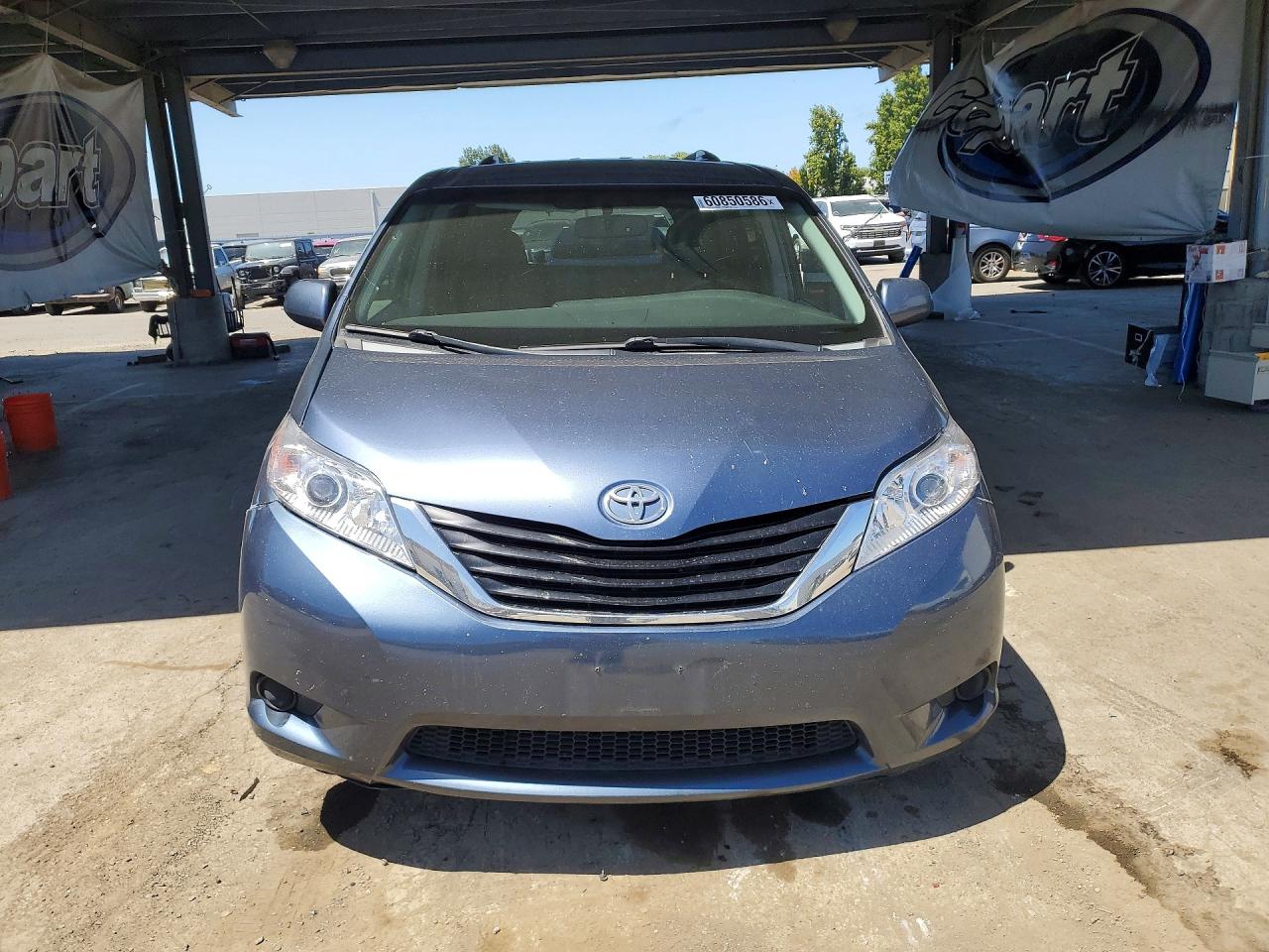 2015 TOYOTA SIENNA LE — снимка 5