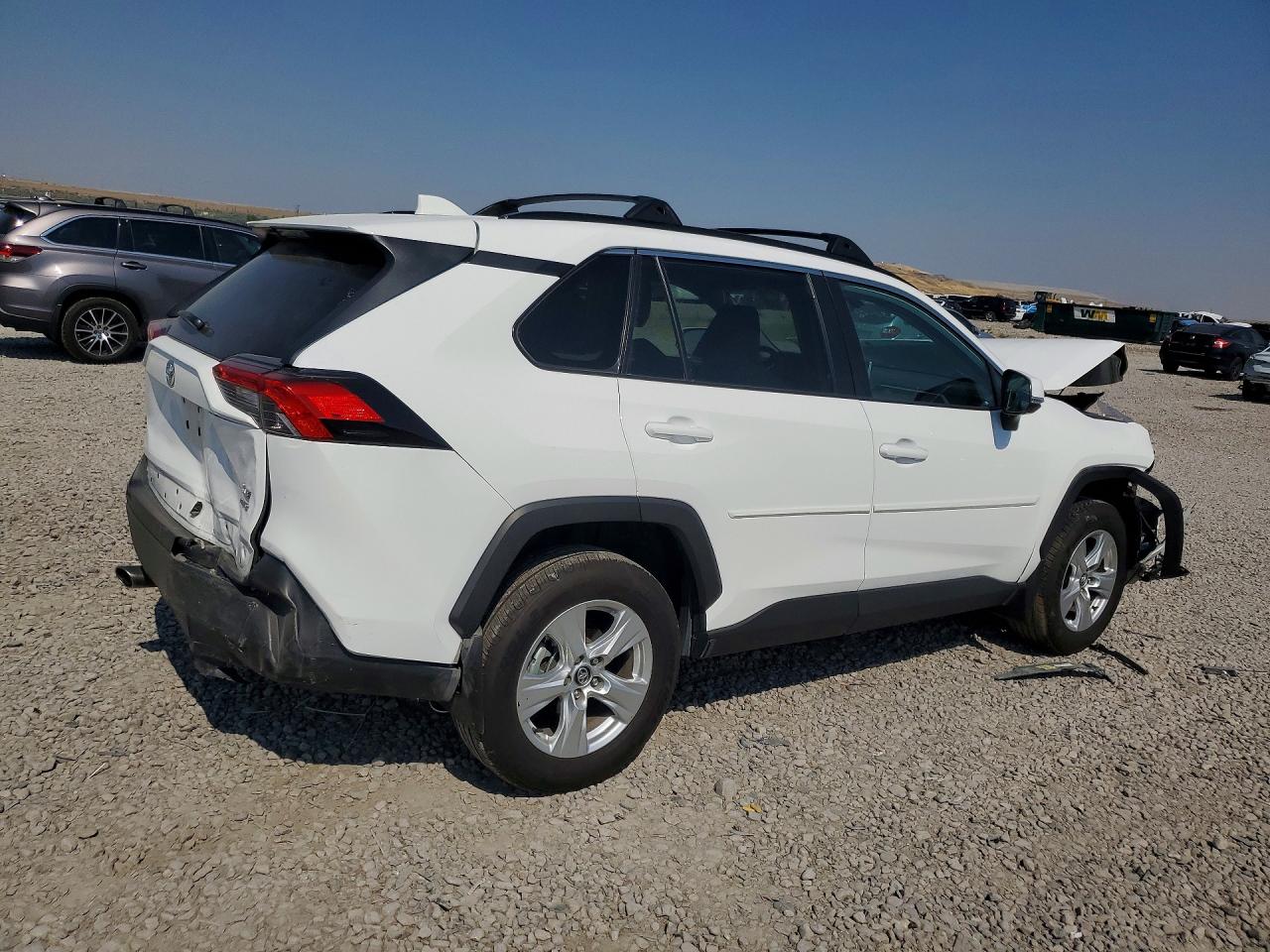 2021 TOYOTA RAV4 XLE — снимка 3