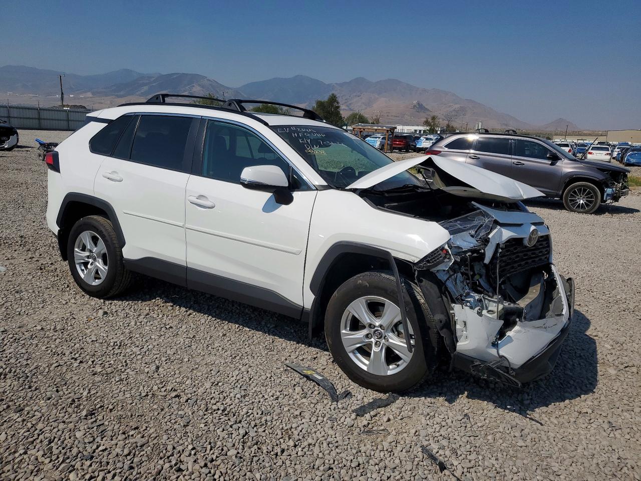 2021 TOYOTA RAV4 XLE — снимка 4