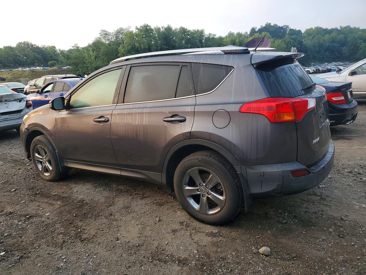 2015 TOYOTA RAV4 LE — снимка 2