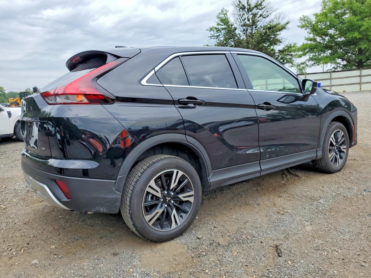 2026 MITSUBISHI ECLIPSE CROSS SE — снимка 3