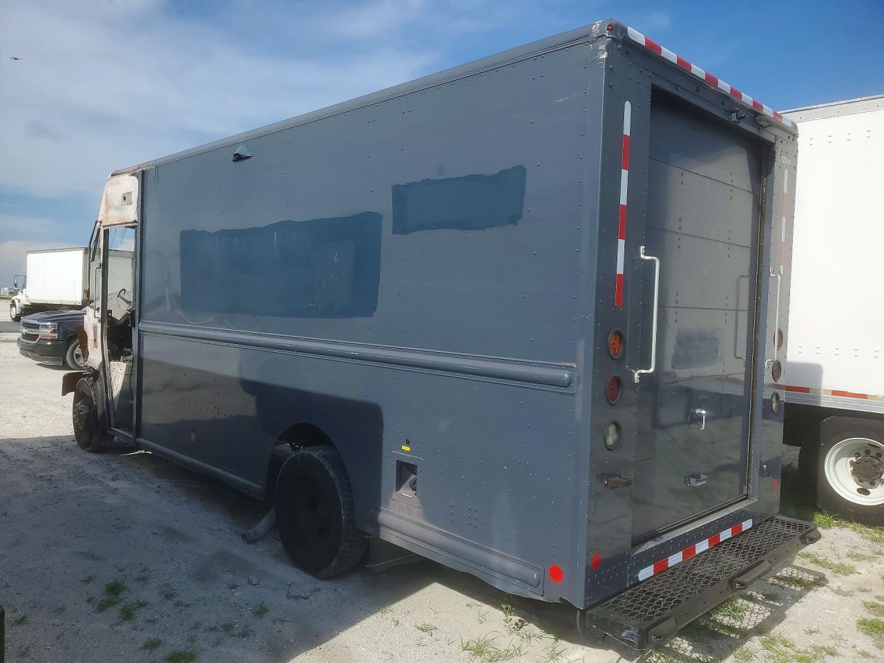 2020 FORD F59 — снимка 2