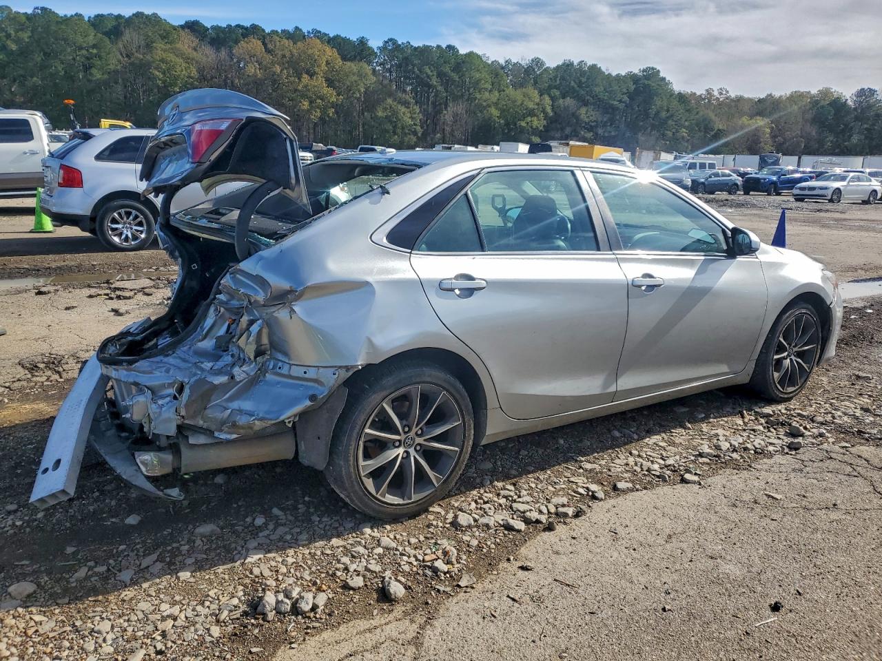 2015 TOYOTA CAMRY LE — снимка 3