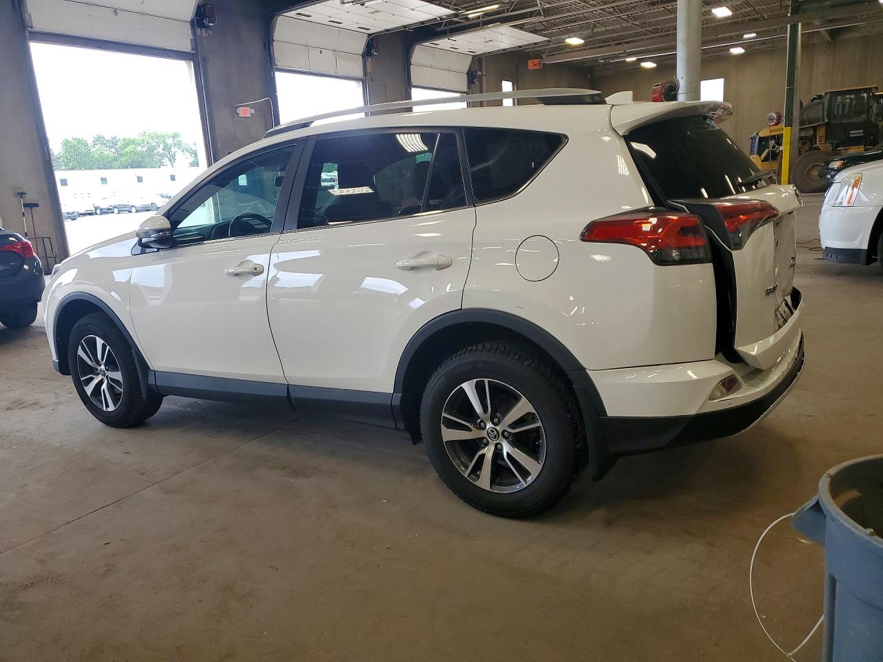 2016 TOYOTA RAV4 XLE — снимка 2