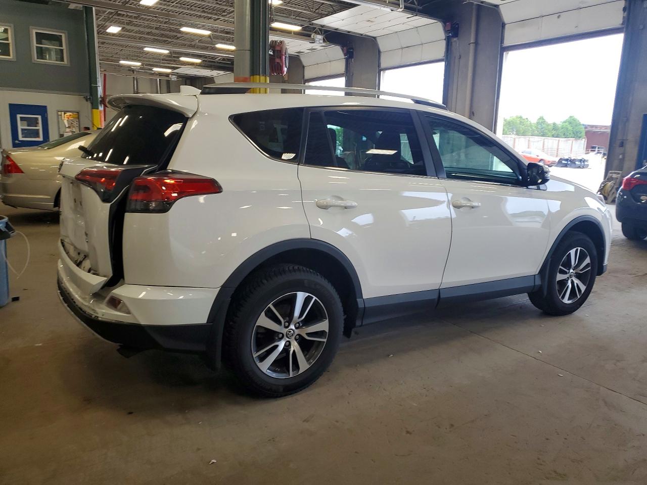 2016 TOYOTA RAV4 XLE — снимка 3