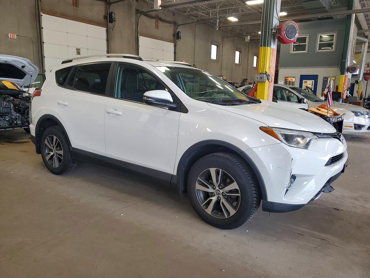2016 TOYOTA RAV4 XLE — снимка 4